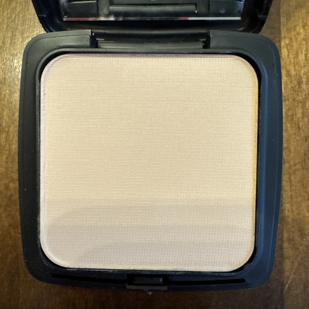 REVLON AGE DEFYING PRESSED LOOSE POWDER TRANSLUCENT MEDIUM - ORIGINAL (B0008)‎ - Picture 4 of 4
